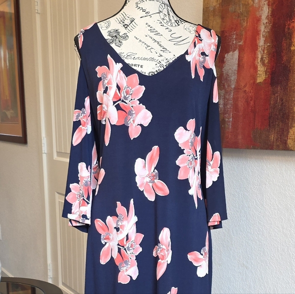 Connected Apparel Cold Shoulder Navy Dress with Pink Floral Design Size 16 - Picture 3 of 9